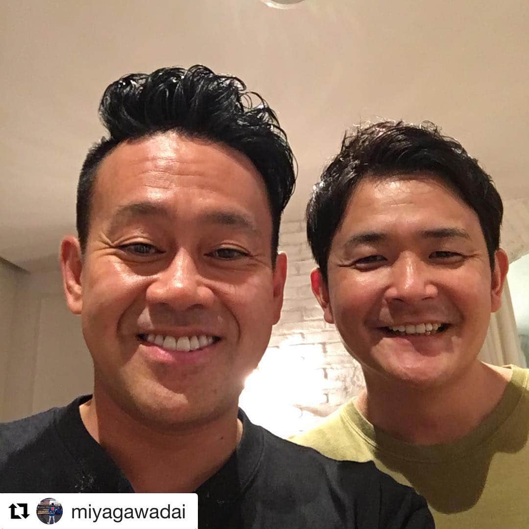 ノブ さんのインスタグラム写真 - (ノブ Instagram)「#Repost @miyagawadai with @get_repost ・・・ #MC宮川大輔&MC千鳥 #フジTV特番 #まだ言えないけど #超面白かったぁぁあ！ #レギュラーになればええのに」8月3日 1時55分 - noboomanzaishi