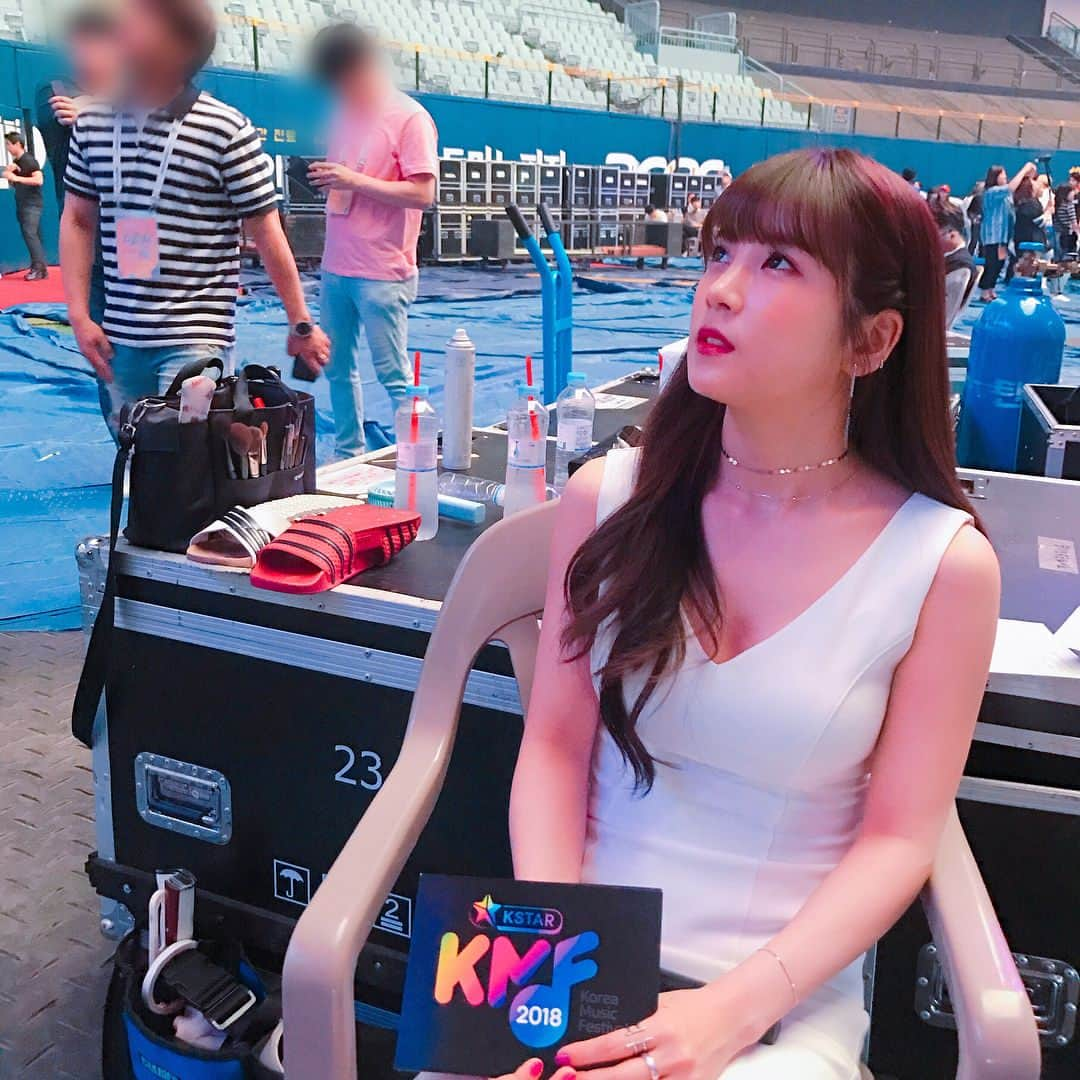 パク・チョロンさんのインスタグラム写真 - (パク・チョロンInstagram)「이따 만나요 판다들🐼❤️#kmf#apink」8月2日 18時00分 - mulgokizary