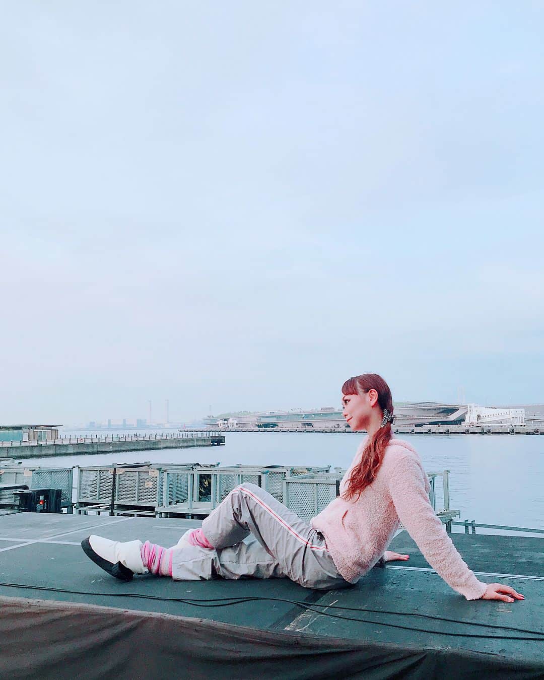 上野水香さんのインスタグラム写真 - (上野水香Instagram)「外の舞台は開放感が良いです、、、 明後日の本番頑張ります❣️ #夕焼け が美しい今日でした🌇 #mood on outdoor stage ... #sunset was really beautiful 💕」8月2日 21時27分 - mizukaueno