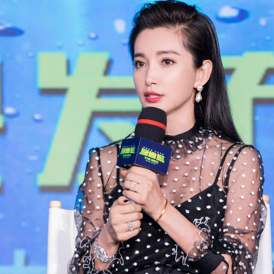 リー・ビンビン（Li Bingbing）さんのインスタグラム写真 - (リー・ビンビン（Li Bingbing）Instagram)「The Meg premiere in Beijing #themeg @megmovie」8月2日 23時36分 - libingbing