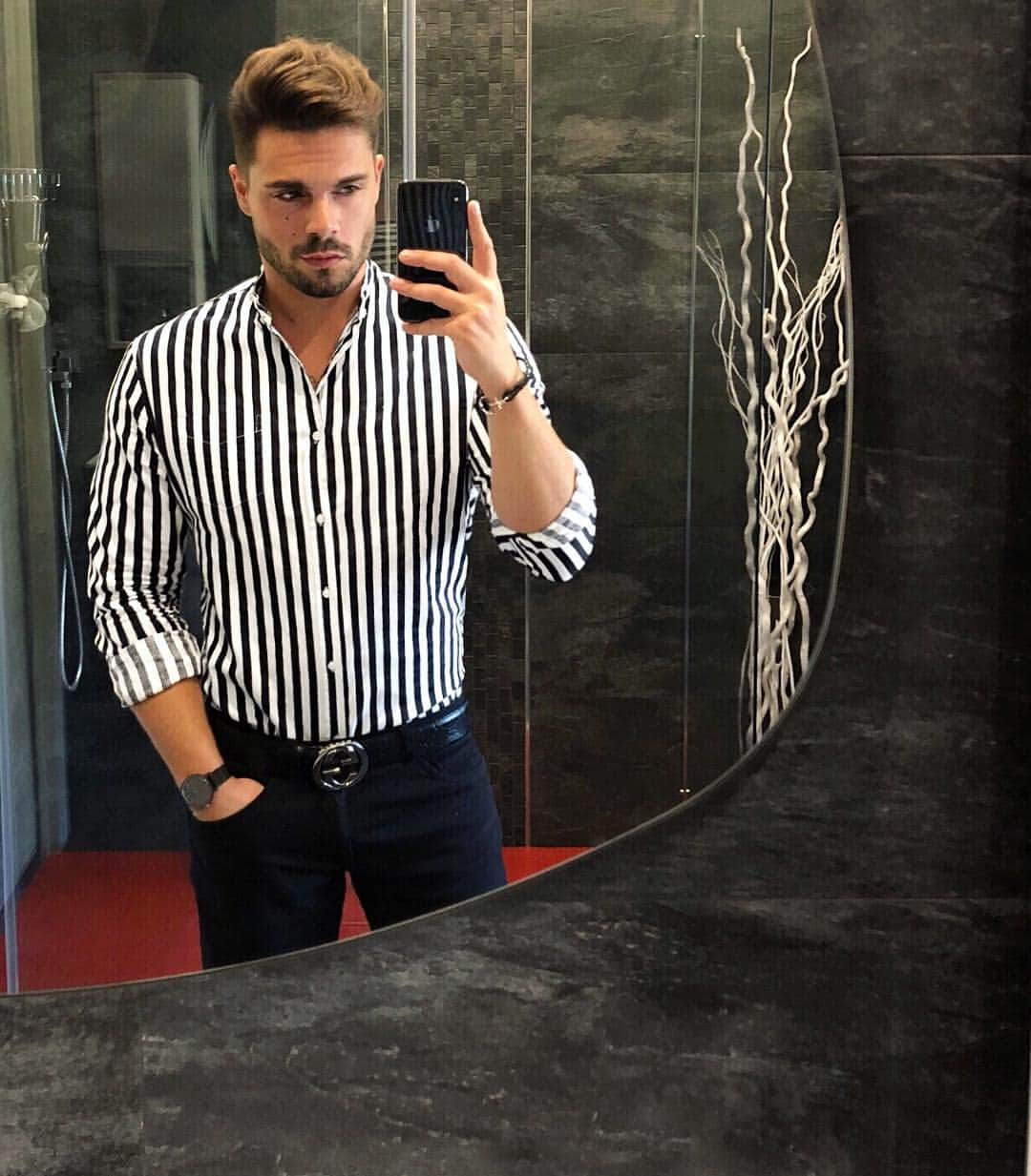 Stefano Trattoさんのインスタグラム写真 - (Stefano TrattoInstagram)「Going out! Have a nice evening guys! #stripes #shirt」7月30日 3時45分 - stefanotratto