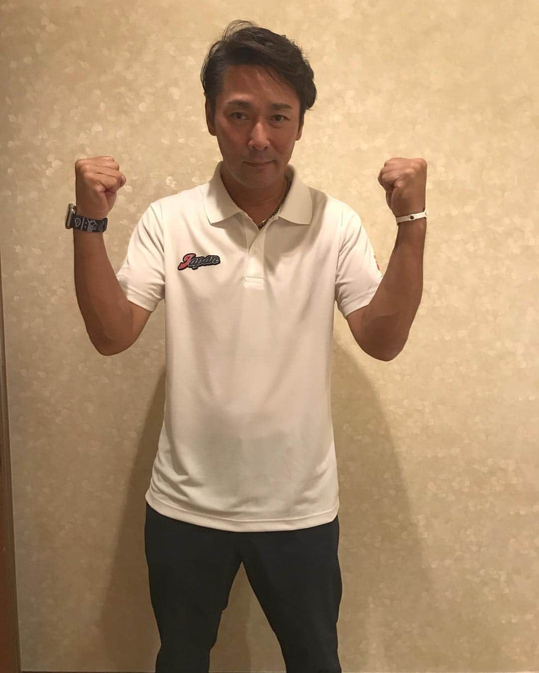 元木大介のインスタグラム：「こんばんは。 皆さん猛暑が続いてますが、体調大丈夫ですか？ こまめに水分補給をして、気をつけてください 本日、無事結団式を終え いよいよ世界大会を目前に控えております。 この度星野仙一さんからのお言葉をいただき 縁あって監督をさせていただく事になり、 自分自身初めてさせていただく事に緊張してますが インスタグラムのコメントやメッセージなど たくさんの方に応援の言葉をいただき 本当に心強く、ありがたいです。 ありがとうございます。 子供達の野球人生に役立てるよう、監督として 頑張らさせていただきたいと思います。 また皆様にも子ども達への応援していただけると幸いです。 #元木大介 #読売ジャイアンツ #ジャイアンツ#巨人 #プロ野球 #野球」