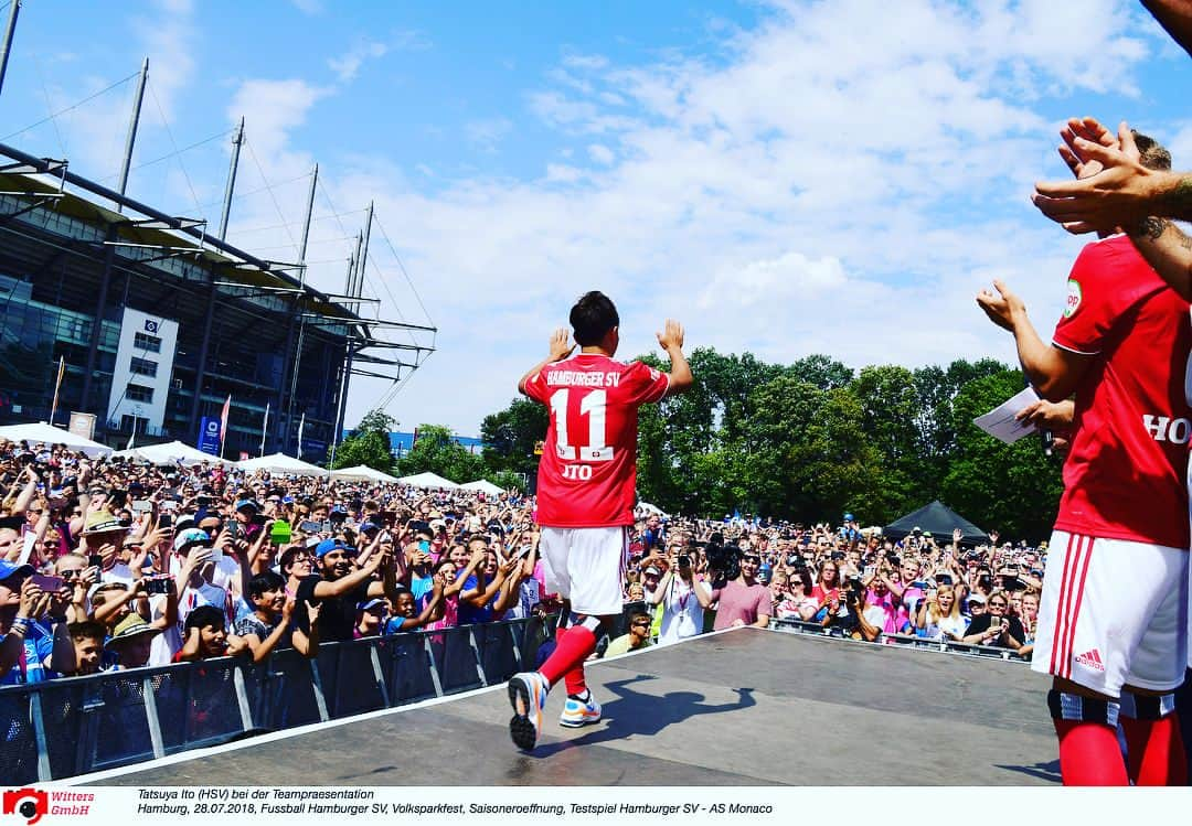 伊藤達哉のインスタグラム：「Neue Saison, neue Nummer⚽️🤙🏼 今季から背番号は11になりました！ 昨日のASMonacoとのトレーニングマッチは3-1で勝利を収めて、開幕前最後のテストを良い形で締めくくれました！ #TI11 #hsv #nurderhsv」