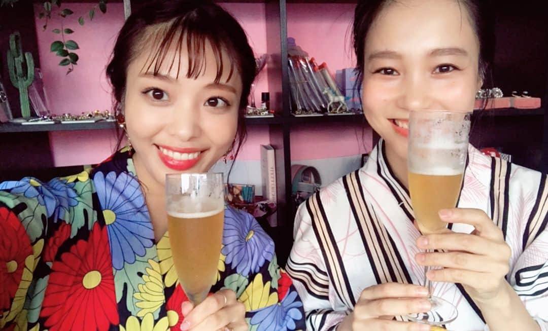 高橋有紀のインスタグラム：「高橋と高橋の花火大会☺︎ #高橋有紀 と #高橋亜美 花火綺麗だった〜〜〜」