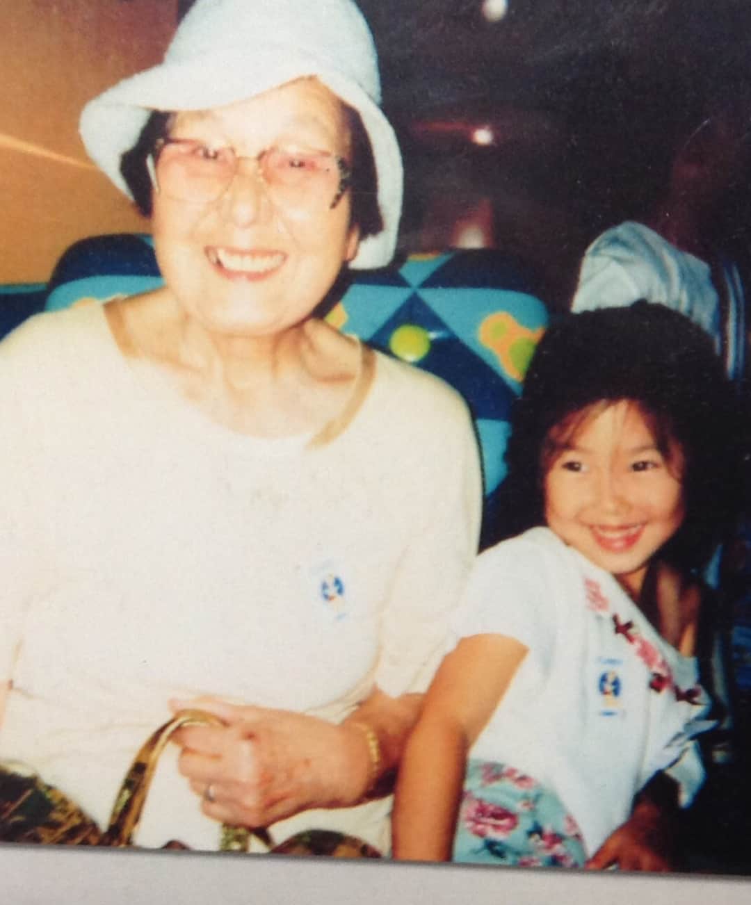 小澤陽子さんのインスタグラム写真 - (小澤陽子Instagram)「in private❁  それから☻。 誕生日の今日は、亡くなった、ひぃおばあちゃん(曾祖母)の命日でもあります🌿 . .  ちょうど10年前の、2008年。 同じ屋根の下で共に暮らしていた、曾祖母が亡くなったのは、私が１年間留学で、日本を離れている時でした。  途中で帰国できない という厳しいルールがありましたし、せめてもということで、私の誕生日を選んでくれたのかな？🎂 私が好きすぎたのかな？😊❤︎(笑)  特別な感情の日なんです🌿  #729 #４世代っ子🏡 #いたずらっ子な顔してる… #ブログも書きます✎  無事に27回目の誕生日を迎えられたよ🌻」7月29日 22時15分 - yoko.ozawa729