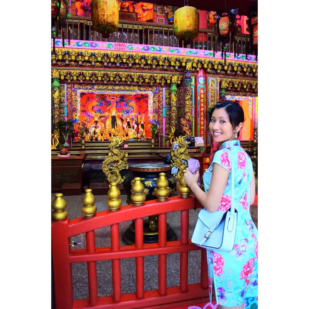吉竹史さんのインスタグラム写真 - (吉竹史Instagram)「台湾的日記⑤ 雨の九份をてくてく〜🚶‍♀️ 赤や黄色、カラフルな色味が多くて、写真の撮り甲斐がありました👍🏻📸 #台湾的回忆 #台湾 #旅日記  #九份 #nikon」7月30日 1時42分 - fumi_yoshitake
