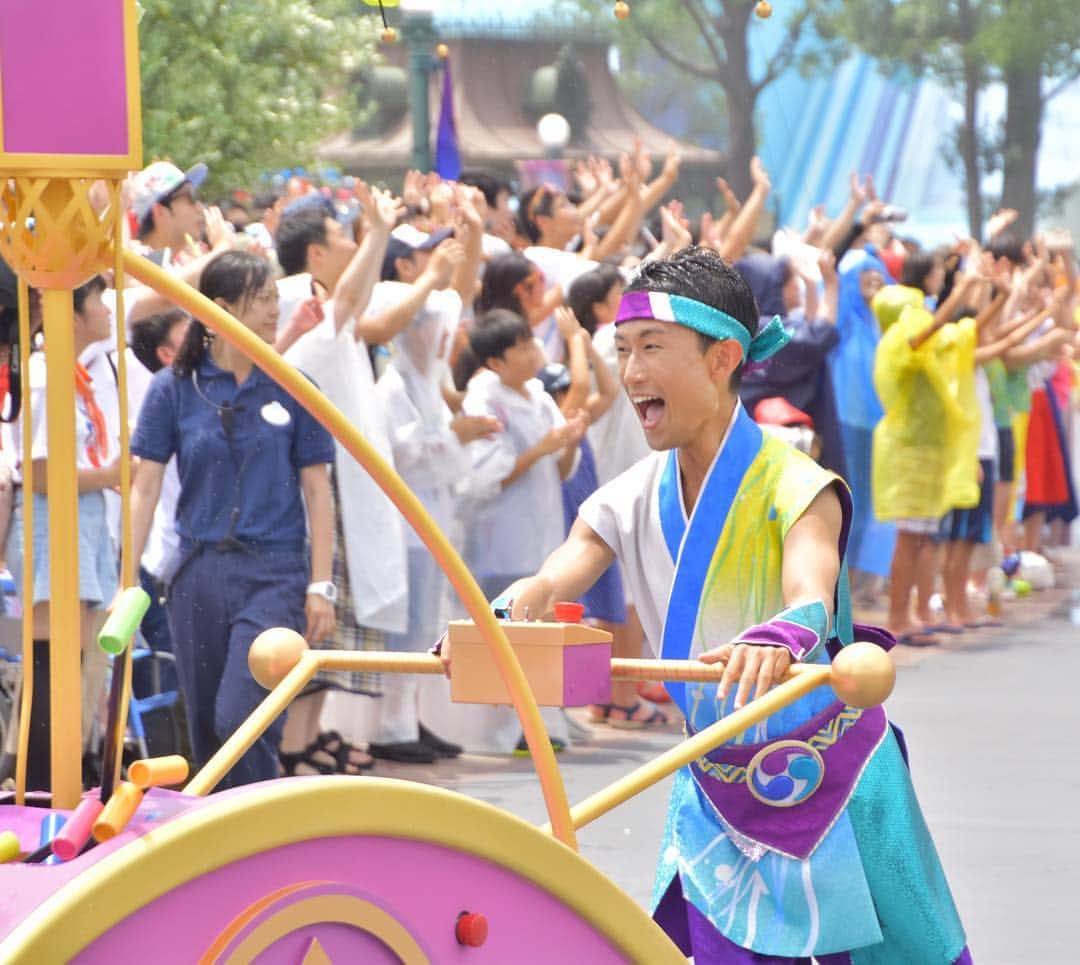 のインスタグラム：「カート♪ ＊ ＊ #燦水サマービート #ディズニーダンサー #ディズニー写真部 #ディズニーカメラ隊 #tokyodisneyland」