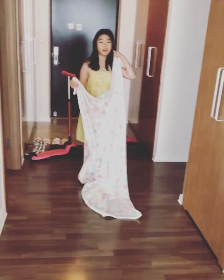 のインスタグラム：「1-2-3-......😂」