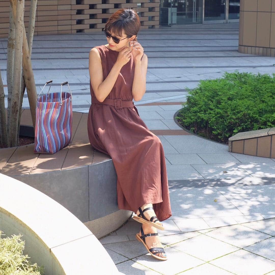 Hiromi Ｍaedaさんのインスタグラム写真 - (Hiromi ＭaedaInstagram)「いつかの #outfit ・ brownが気になる今日この頃👗🌰🌰 ・ ・ one-piece,shoes #slobeiena accessory #artidaoud」7月30日 22時06分 - hiron953