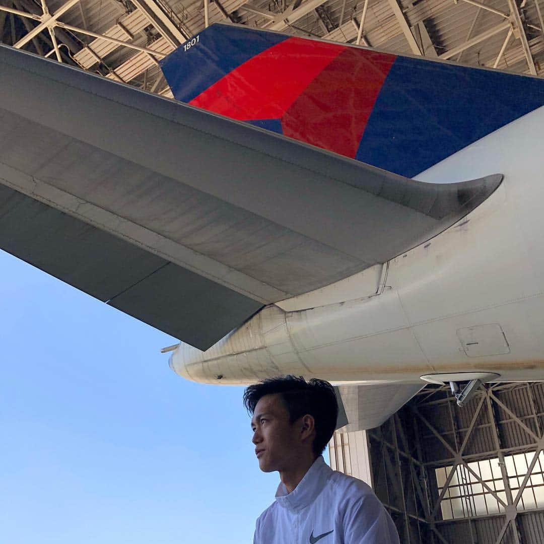 大迫傑さんのインスタグラム写真 - (大迫傑Instagram)「日本バイバイ🇯🇵🤚🏼 #delta #deltaone #デルタ #飛行機 #日本 #ポートランド #narita #合宿 #イベント #大会」7月30日 15時02分 - suguru_osako