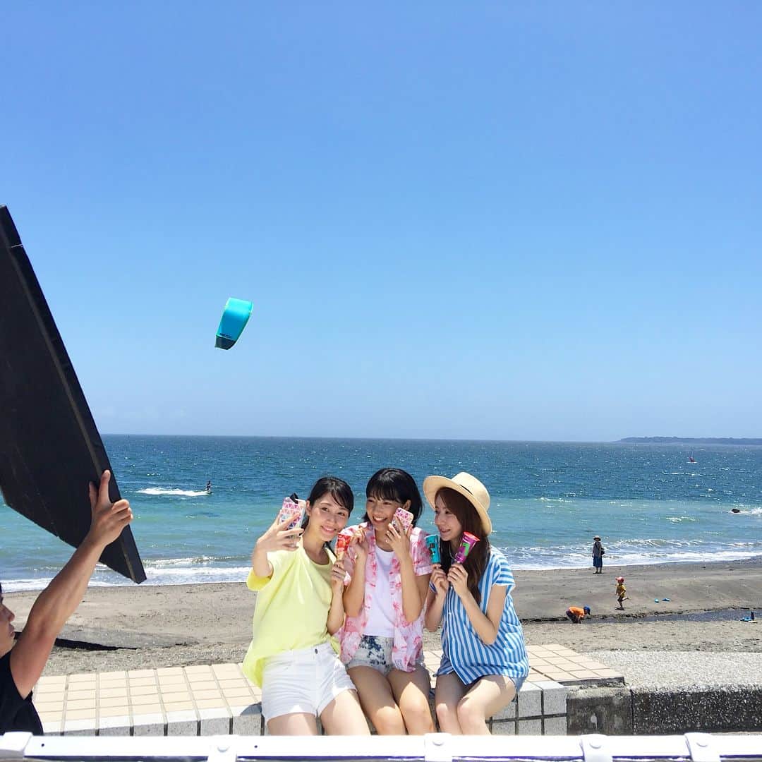 熊谷江里子さんのインスタグラム写真 - (熊谷江里子Instagram)「🗣お知らせ #セブンティーンアイス  の広告に出させて頂いています！！ ロケーションも最高で、アイス好きにはたまらない撮影でした☺︎ みんなもセブンティーンアイス食べて投稿してみてね！！ #この夏とセブンティーンアイス#セブンティーンアイス#17ice」7月30日 15時53分 - eriko___kumagai