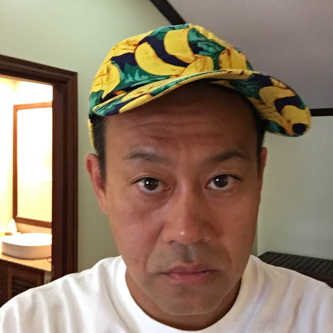 宮川大輔さんのインスタグラム写真 - (宮川大輔Instagram)「#夏の帽子買いました #黄色スイカの帽子 #バナナの帽子 #こっちのビールの帽子 #一つ¥300 #ダサいけど好き #1番好きなんは黄色スイカ」7月30日 18時36分 - miyagawadai