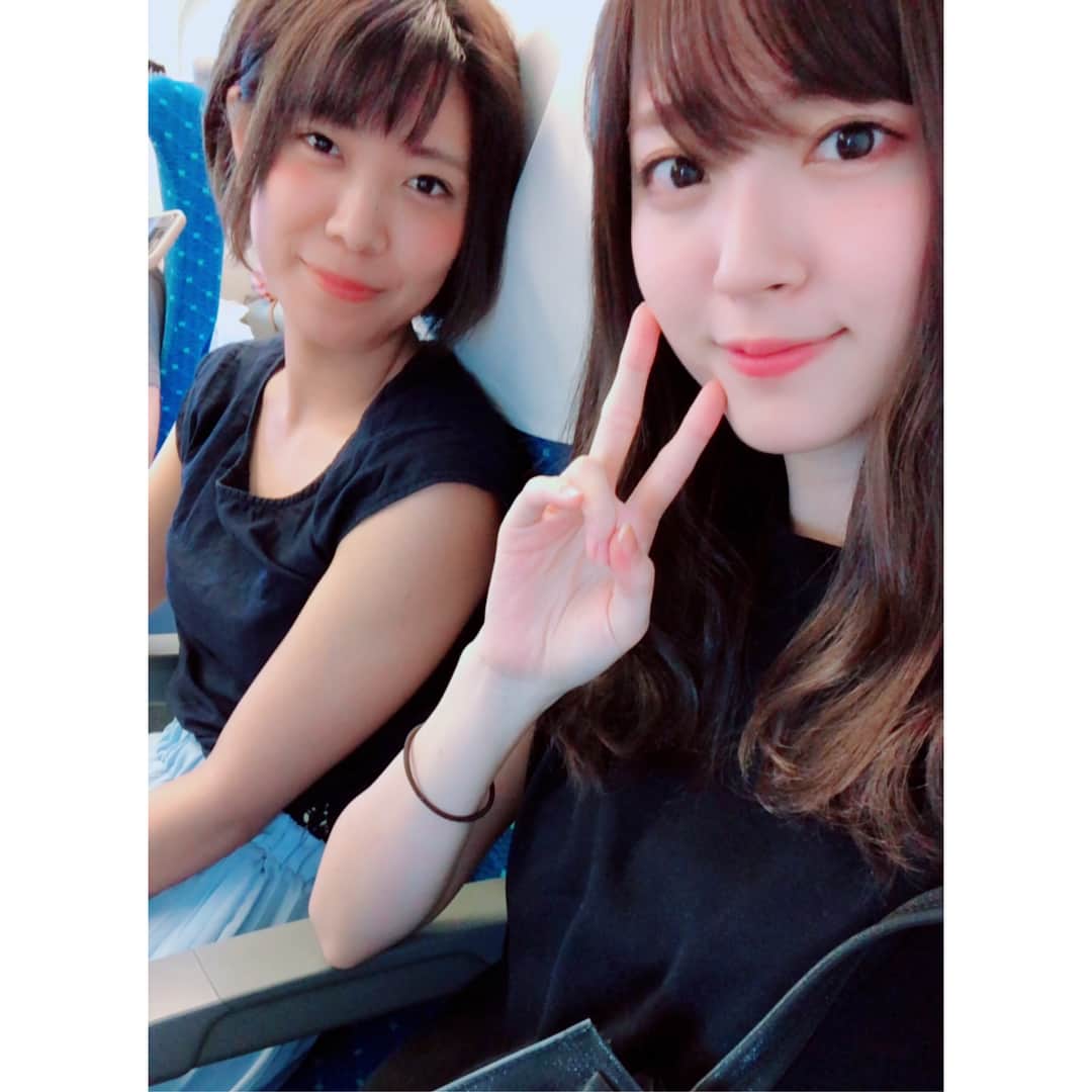 鈴木愛理さんのインスタグラム写真 - (鈴木愛理Instagram)「✴︎ 昨日は 『back number dome tour 2018 "stay with you"』を観に、ナゴヤドームまで行ってきました！！！！😭💘 . . back numberさん、初のドームツアー、、、高校生の頃から大好きな私からすると、初ドームって聞いたら初日観るしかないじゃん！！！名古屋だけど観に行くしかないだろおお！！ってことで、遠征。笑 山崎あおいちゃんと一緒に行きましたよ！ . . 最高すぎて、わたしも微力ながらback numberを"支える人"になりたいと思いました、、、 . ネタバレしそうなので 熱く語りすぎないようにしますが とにかくやっぱりback numberが好き！最高！名古屋なんてすぐそこや！そう思いました。グッズも依与吏さんの直筆イラストのものがいくつかあって、可愛い、、、字まで絵まで愛おしい、、、😭💗笑(すみません) . . 行きも帰りも電車は、初めての桜通線からの名城線。帰りは特に混み混みでしたが、ファンのみんなの気持ちを味わうぜ！！って気合いで、無事新幹線間に合いました。笑 #名鉄じゃなかったから #訂正して投稿してみた #笑笑 . . 時間なくて、味わえた名古屋飯は新幹線ホームのKioskで買った、味噌カツサンドだけだったけど笑 . それでも幸せな1日でした💗 . . これからも全力で応援します！！ . . #backnumber」7月30日 17時39分 - airisuzuki_official_uf