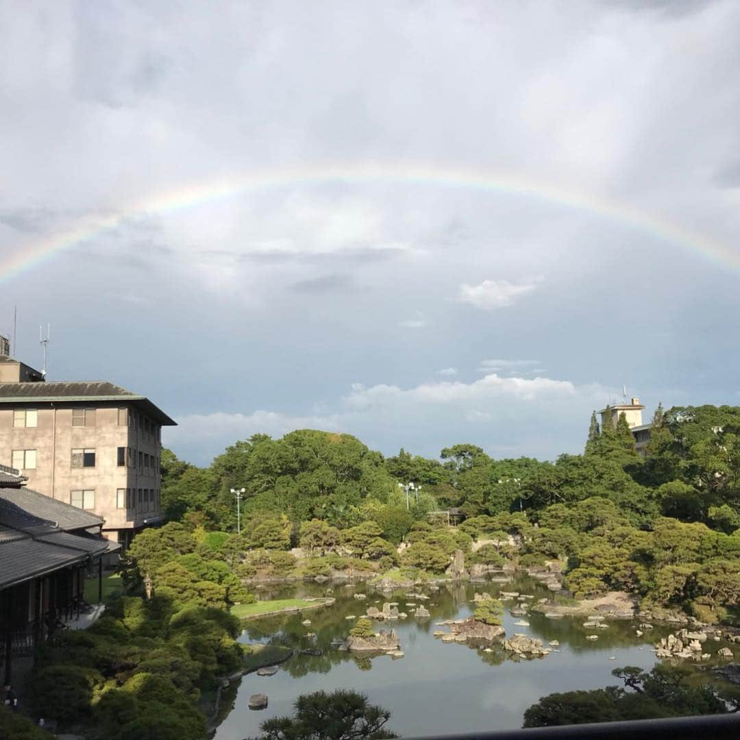 柳川藩主立花邸御花 | Yanagawa Ohanaさんのインスタグラム写真 - (柳川藩主立花邸御花 | Yanagawa OhanaInstagram)「綺麗なレインボーが見えました🌈  #柳川藩主立花邸御花#柳川#御花#yanagawa#ohana#虹#rainbow#instagrammers #綺麗な景色 #photogenic#japanesegarden」7月30日 18時14分 - tachibanateiohana