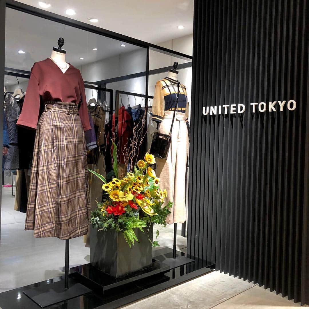 名古屋パルコさんのインスタグラム写真 名古屋パルコinstagram 東館2f United Tokyo 店頭のコーディネートが秋カラーのショップが増えてきました United Tokyoの店頭のコーディネートは 秋っぽさを感じるカラーですが今からでも使える生地感です 店頭の