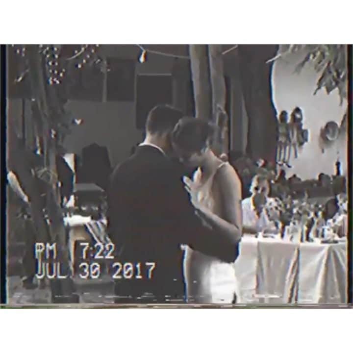 モニカ・ヤガチャクのインスタグラム：「1 wonderful year ✅ , at least 60 to go @slavjankic ♥️👨‍👩‍👧‍👦👴🏼👵🏼 Ps. We promise to learn how to dance for the 20th anniversary ;)」
