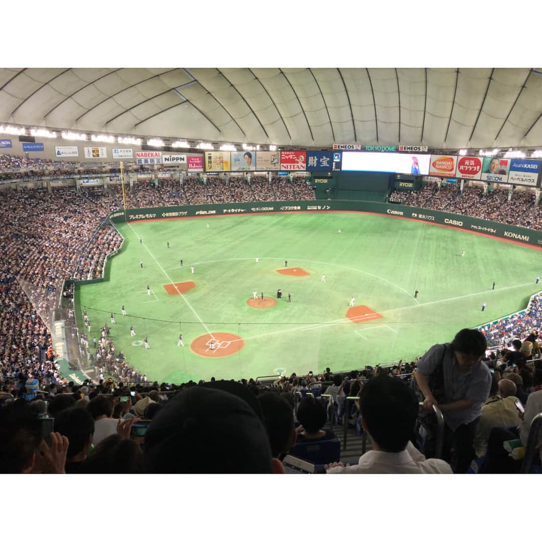 TBSアナウンサー公式さんのインスタグラム写真 - (TBSアナウンサー公式Instagram)「向井政生です。 昨夜、モルツ球団の試合を見に東京ドームに行って来ました。始球式でマウンド横にはくまもん！！ 取材ではなく、プライベートの息抜きで野球⚾️を楽しむのも、なかなか良いです。 それでも、仕事目線になってしまうのは、アナウンサーの悲しい性ですが😅  #tbs #tbs公式 #tbs_annogram #tbsアナウンサー公式インスタグラム #野球 #向井政生 #tbsアナウンサー #ビールがうまい #息抜き必要 #仕事がちらつく件」7月31日 17時06分 - tbs_annogram