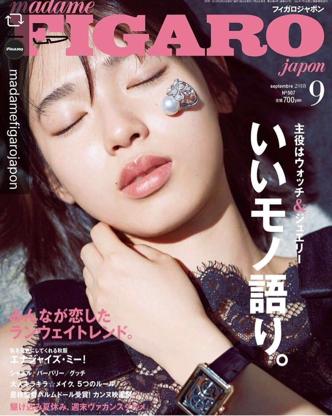 福地桃子さんのインスタグラム写真 - (福地桃子Instagram)「FIGAROJapon 9月号 #GUCCI  Repost from @madamefigarojapon フィガロジャポン9月号「いいモノ語り。」は本日発売。時計とジュエリーは、「一生もの」と表現される。本物の時計とジュエリーは、ファッション小物というだけではなく、人生にそっと寄り添い、ときには背中を押してくれる愛おしいパートナーのような存在だ。人生の指針となるような時計とジュエリーを、いつか手に入れたいと思うすべての女性へ。⠀ photo : @osamuyokonami⠀ stylisme : @mana.snow⠀ coiffure : @tada.keiko (mod's hair)⠀ maquillage : @uda.moyou⠀ #figarojapon」7月31日 17時27分 - lespros_momo