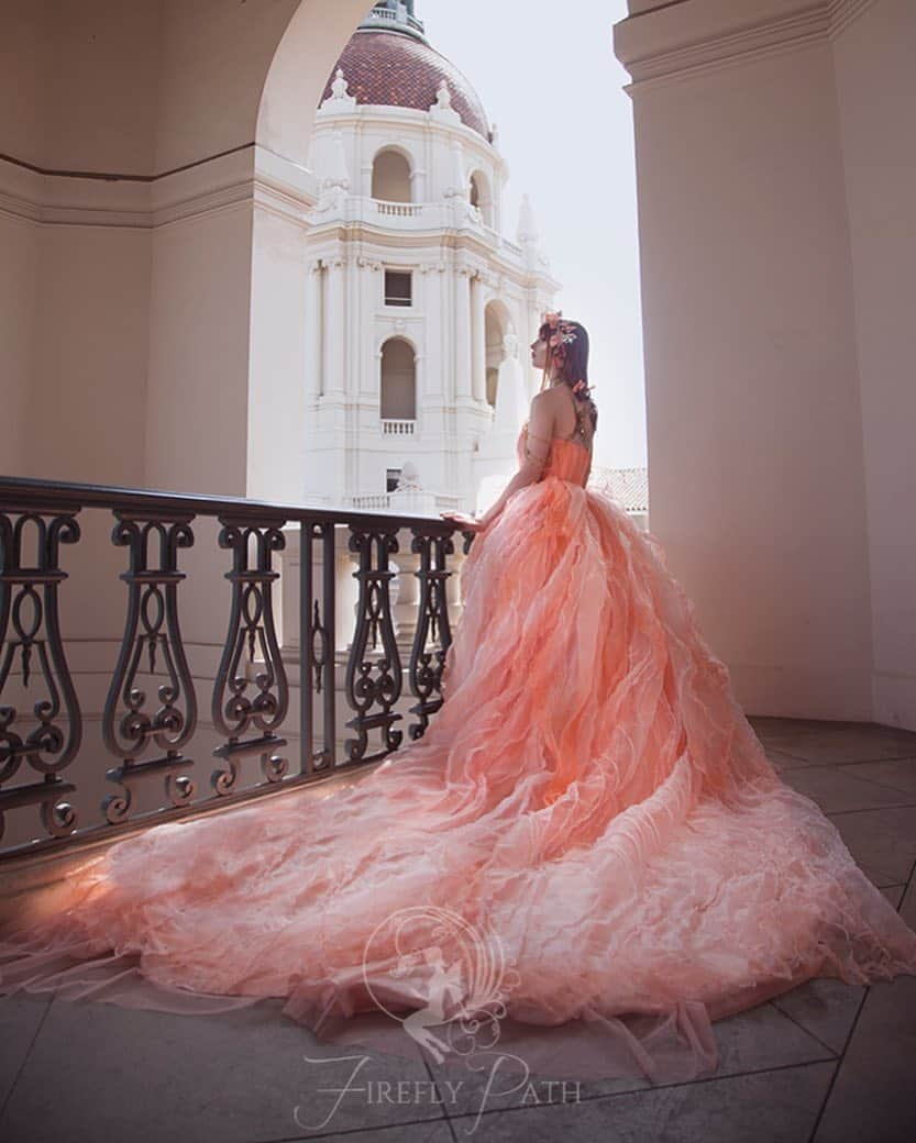 Rachel & Junさんのインスタグラム写真 - (Rachel & JunInstagram)「The second look with @fireflypath! This is a koi fish-inspired princess gown she designed for me!! 😱 It was so incredible! We had a wonderful day of shooting and I have a ton of photos to upload plus a vlog about it coming soon!! :D  Gown - @fireflypath Photographer - @emackphoto Makeup - @dreronaynemakeup Assistants - @junskitchen @creaturehabits @fae_lalune @otherworldly_creations」7月31日 10時55分 - rachelandjun