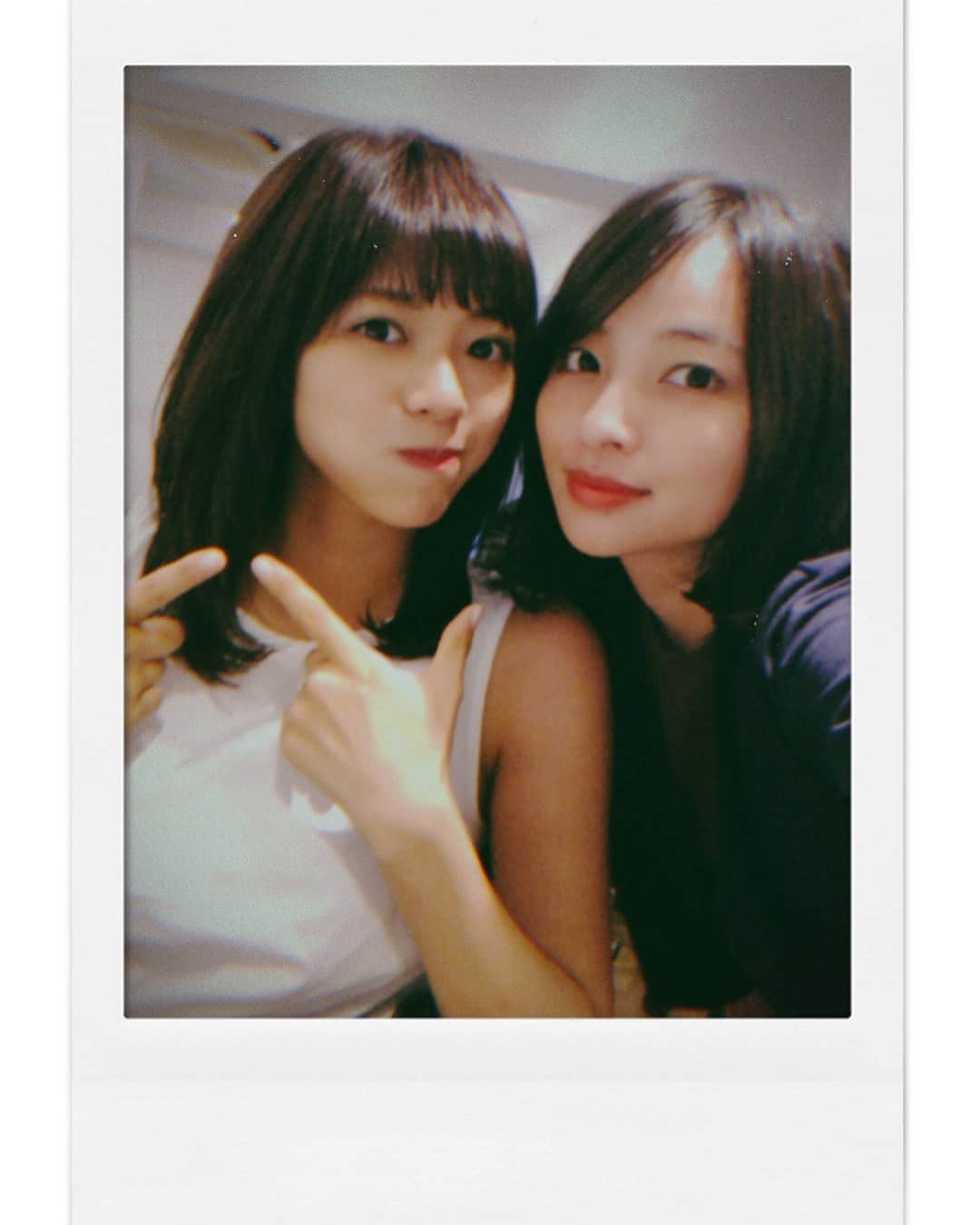 わちみなみのインスタグラム：「水崎綾女さん @misakiayame に美容室に一緒に行ってきたよ！笑 帰りまで待ってくれて、、わたしのお姉さん？です✌️ またご飯食べさせてもらおう♡ . @hirayama518yuki さんにカットカラーしていただいて、つるつるになりました💫おふたりとも、、ありがとうございました⭐️な一日でしたよっ . どんな髪型が好きかな〜❓ . #美容室 #水崎綾女 さん #heartim」