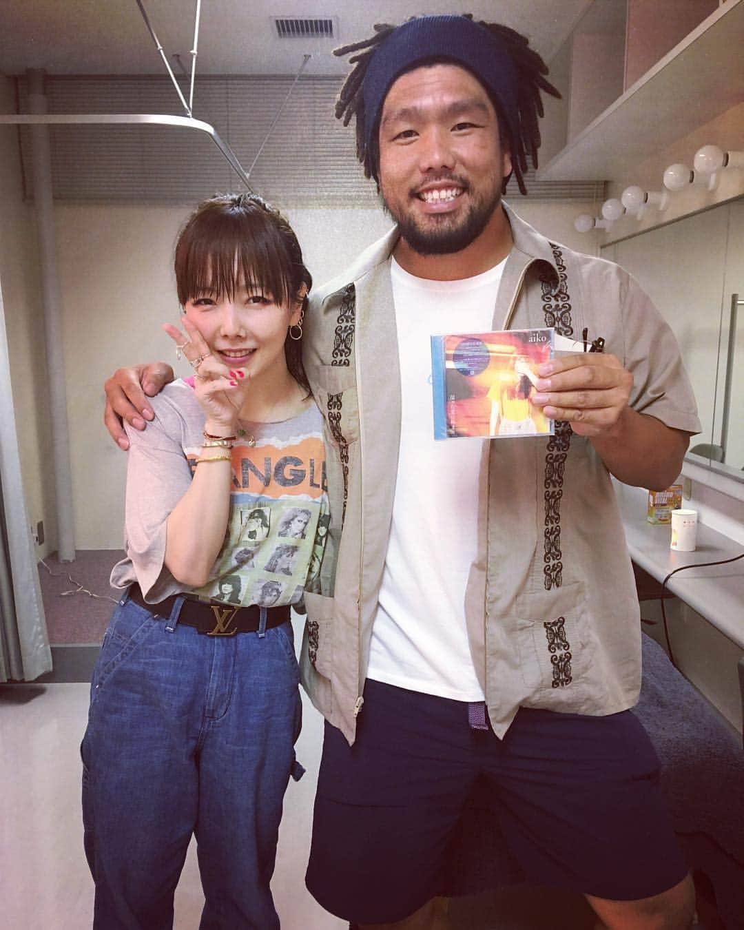 堀江翔太さんのインスタグラム写真 - (堀江翔太Instagram)「aikoのライブいってきたー！ 3回目か4回目かな？ いつもいつもエナジーがあって、 小さいのにパワフルですごいよねー。尊敬するわー。 ほんまミュージシャンの人達からはパワーもらうわ！ またいこー！！！ #aiko #llp20 #ほんまに元気 #俺も元気にがんばらなね #湿った夏の始まり #ええアルバム #ライブ中 #周りに邪魔にならないように #できるだけ小さくなる」7月31日 16時29分 - shotahorie_no.2