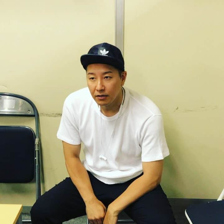 長田庄平のインスタグラム：「‪DA PUMPニューゲーム！爆誕！‬ ‪その名も【ifゲーム】‬ ‪もしも〇〇だったら、上手く返してみよう！ ‪#DAPUMP‬ ‪#ゲーム‬ ‪#if‬ ‪#激ムズ‬ #チョコレートプラネット #フルーツポンチ村上 #フリの歌ヘタ」