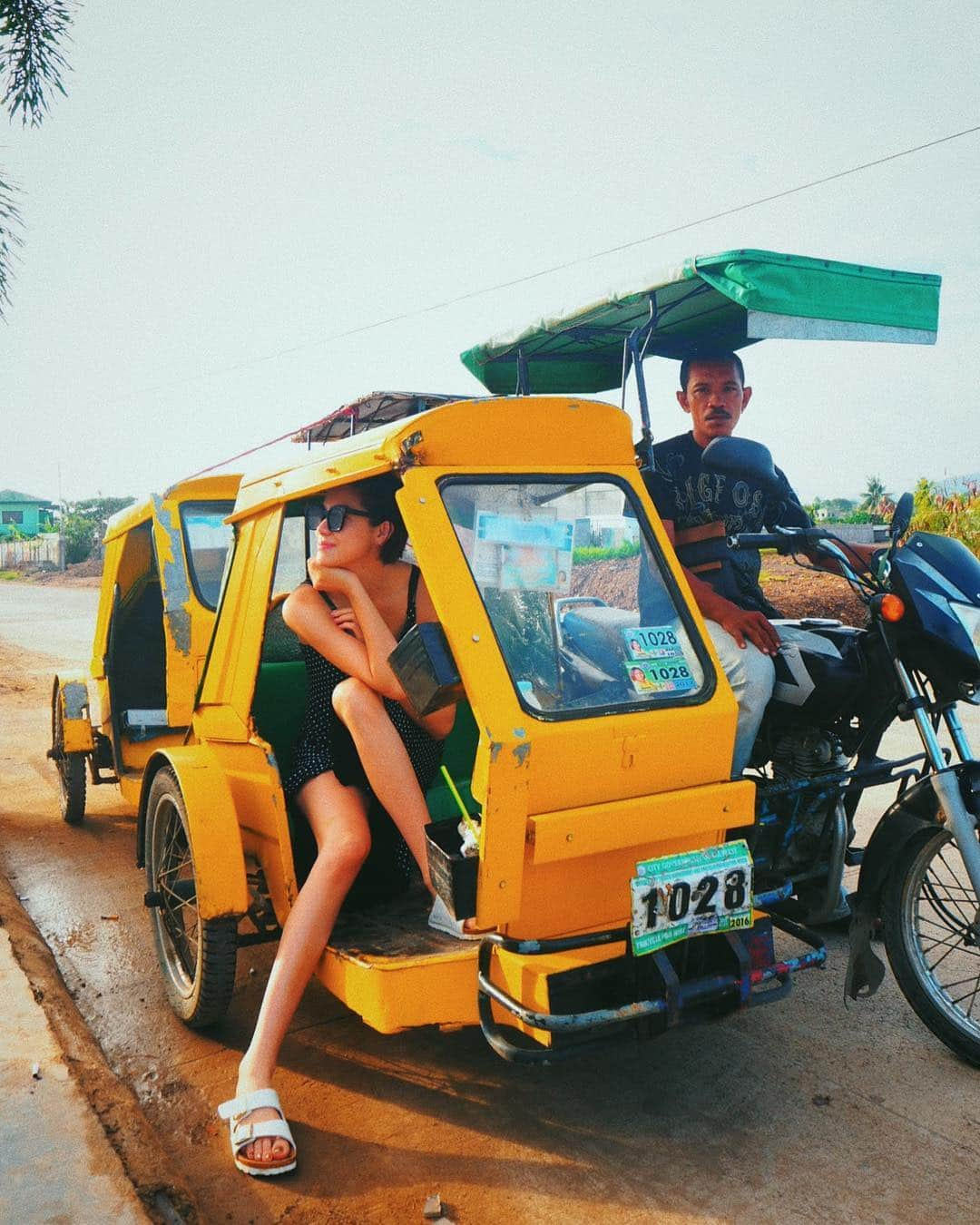 森星さんのインスタグラム写真 - (森星Instagram)「Cruising Masbate🇵🇭🚕」7月31日 19時04分 - hikari