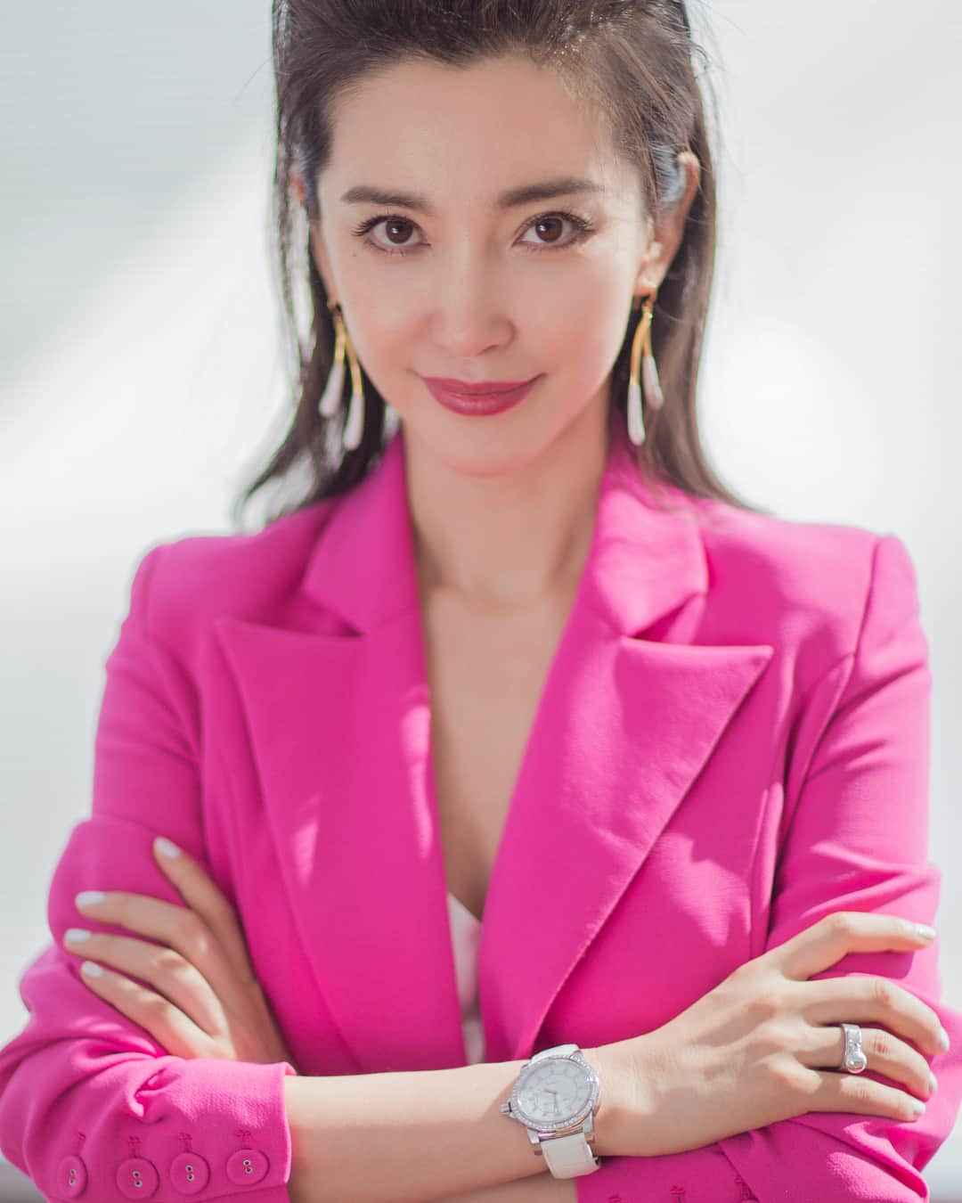 リー・ビンビン（Li Bingbing）さんのインスタグラム写真 - (リー・ビンビン（Li Bingbing）Instagram)「😘😘😘😘The Meg press junket #themeg @megmovie #libingbing」7月31日 21時22分 - libingbing