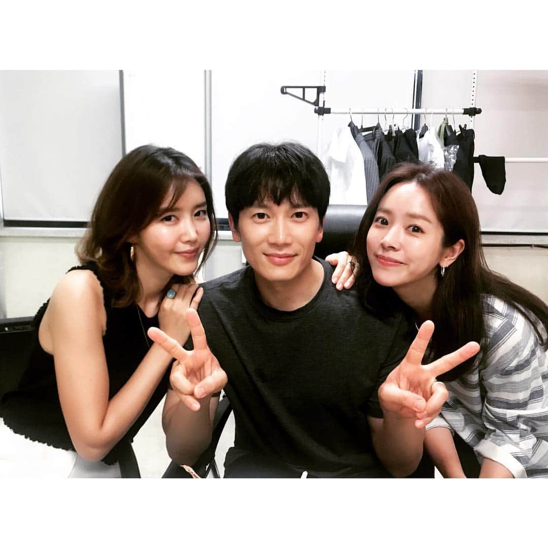 チソンのインスタグラム：「#채정안 #한지민 #지성 long time no see~~~^^」