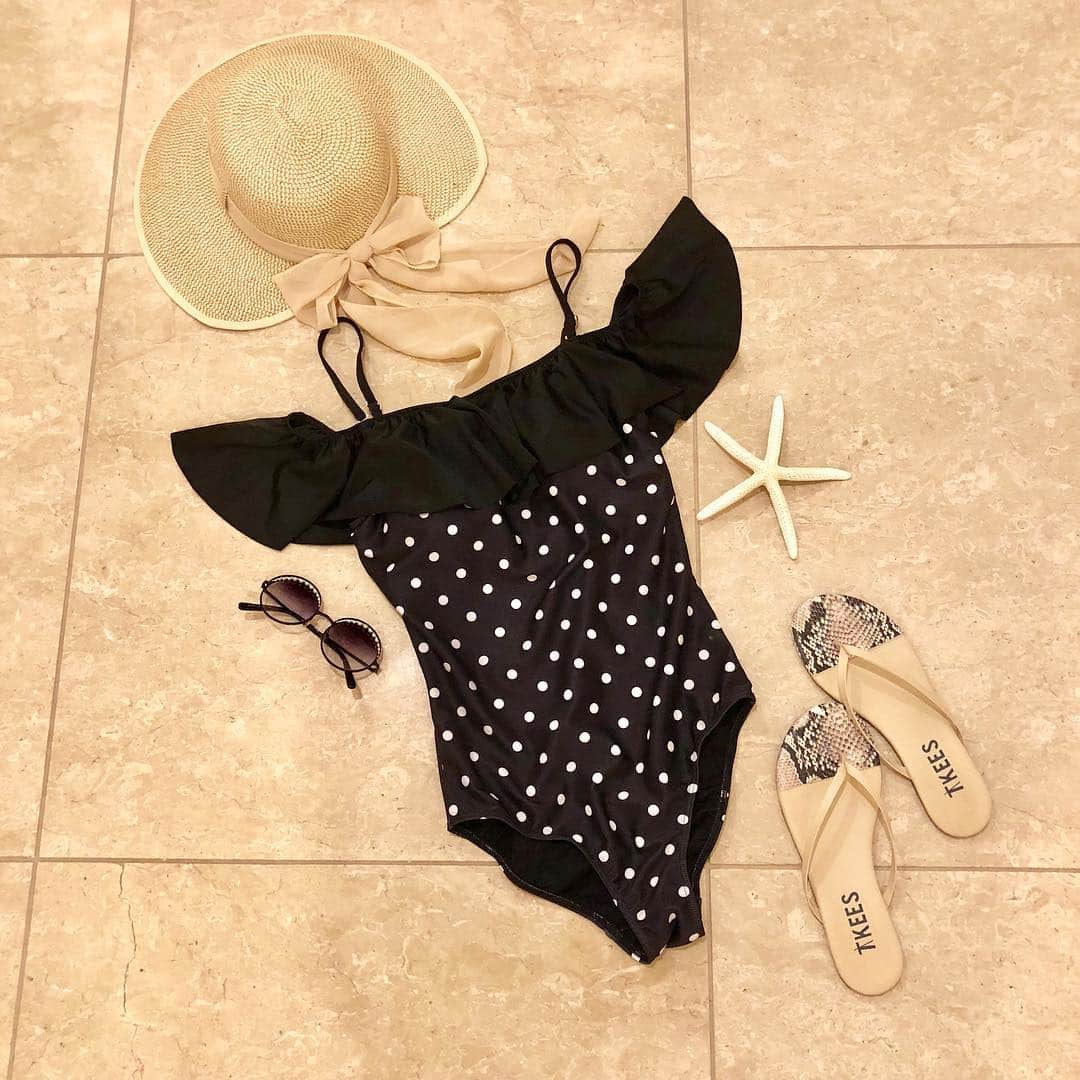 山下莉奈さんのインスタグラム写真 - (山下莉奈Instagram)「可愛い水着👙❤️💕 ブームの水玉オフショルタイプ🙆‍♀️ お帽子かぶって👒 プール行きたいな🐳  #lialapg #pr #liala_fashion  #水着 #swimwear」8月1日 0時00分 - rinayamashita