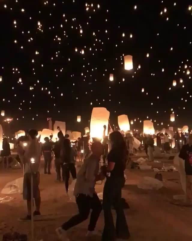 WEDDING APPARELのインスタグラム：「So magical and perfect... of course I will!!! @she_saidyes」