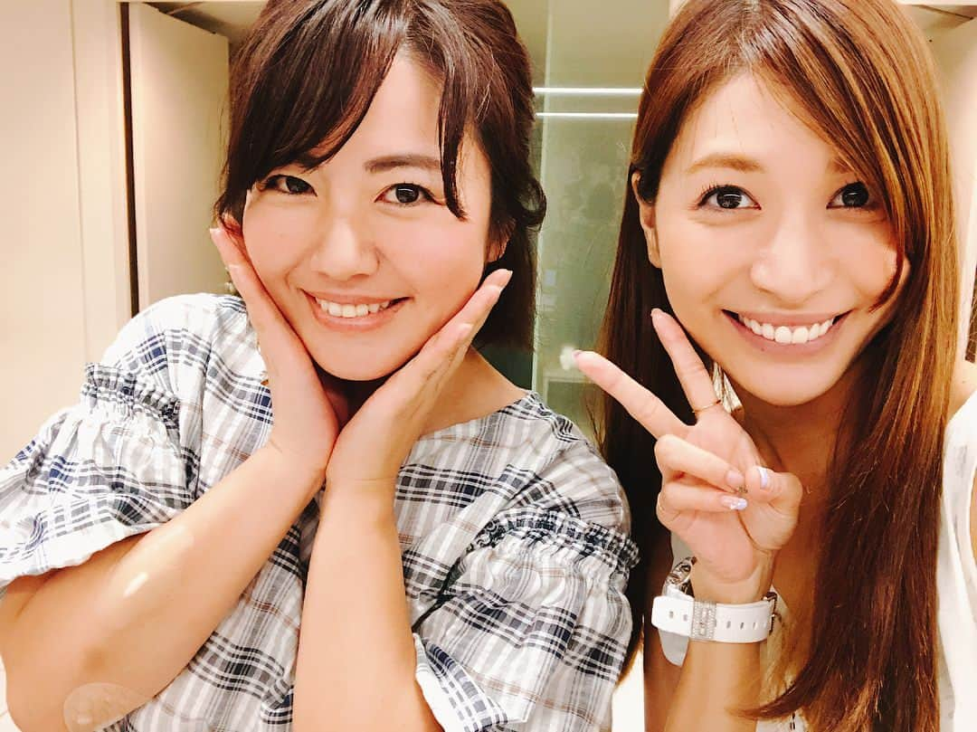 大島麻衣さんのインスタグラム写真 - (大島麻衣Instagram)「大好きな磯さんに偶然会えたぁあー😍❤️ 会うと一気に元気になるパワーを持ってる人😌 一瞬で癒された❤️ 今日はバナナマンさんにも会えたし、Happyすぎるまい得な1日でした🤩✌️」8月1日 20時53分 - maioshima911