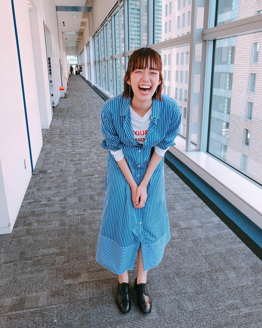 佐藤栞里さんのインスタグラム写真 佐藤栞里instagram 8月1日 夏ですね 外は暑いので涼しげな 青いワンピースを 夏に青 青夏 水曜ヒルナンデス ゲストは葵わかなちゃんでした 映画 青夏 は本日公開 吟蔵と理緒の切なくて毎日が愛おしい夏休み