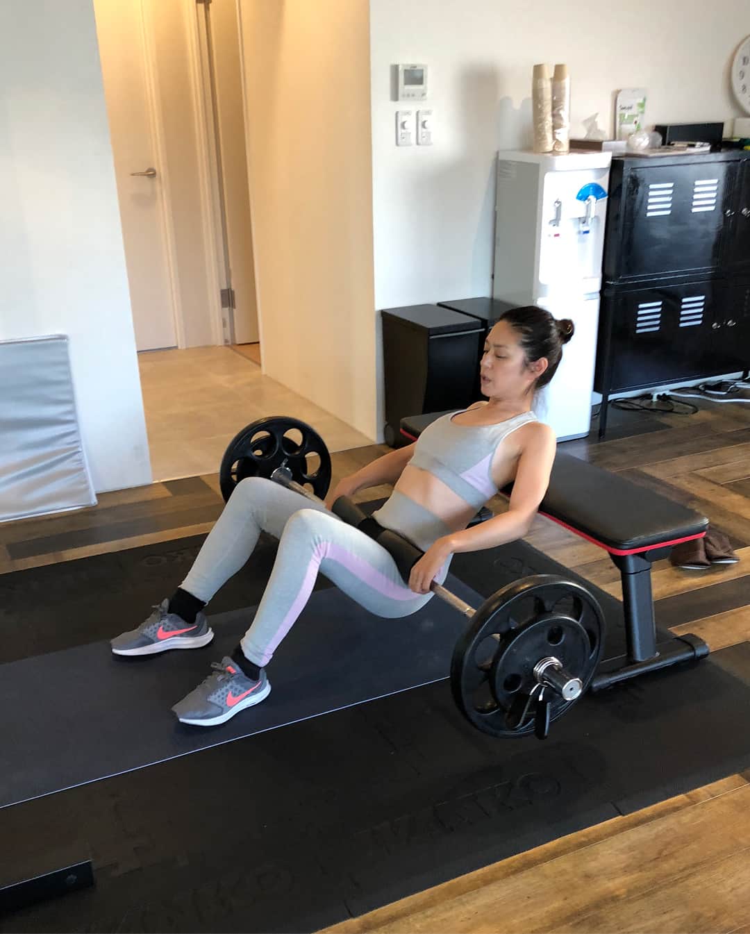 加藤紀子のインスタグラム：「飴と鞭の夏💪🍺 （顔に余裕なくてごめんなさい🙏） #blendagym #パーソナルトレーニング  #そしてご褒美に琥珀エビス」