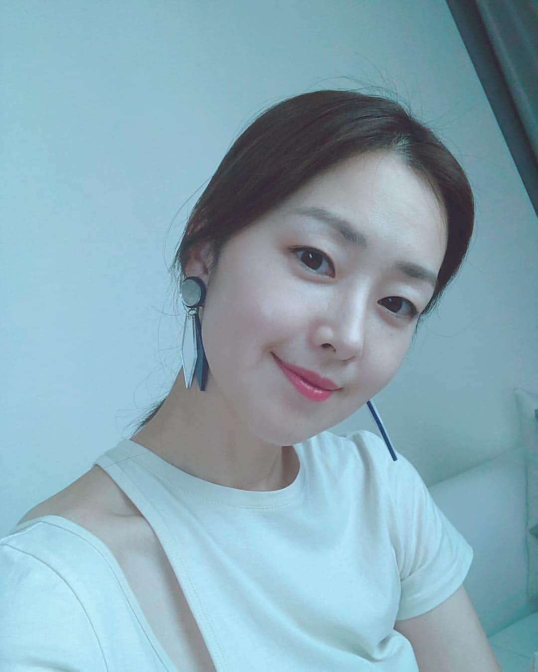 笛木優子のインスタグラム：「今日も暑過ぎましたね💦💦 みなさん、熱中症にはくれくれぐれもお気をつけて🌞 今日は  22時より 高嶺の花 第4話です。 ぜひ🙆‍♀️」
