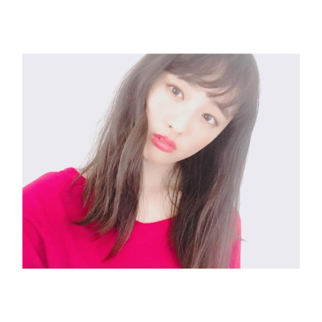 大友花恋さんのインスタグラム写真 - (大友花恋Instagram)「メガネをとったら、 目がすぅすぅして、 少し照れました笑。 #今夜はくらかれ！ #seventeen発売♡」8月1日 19時15分 - karen_otomo