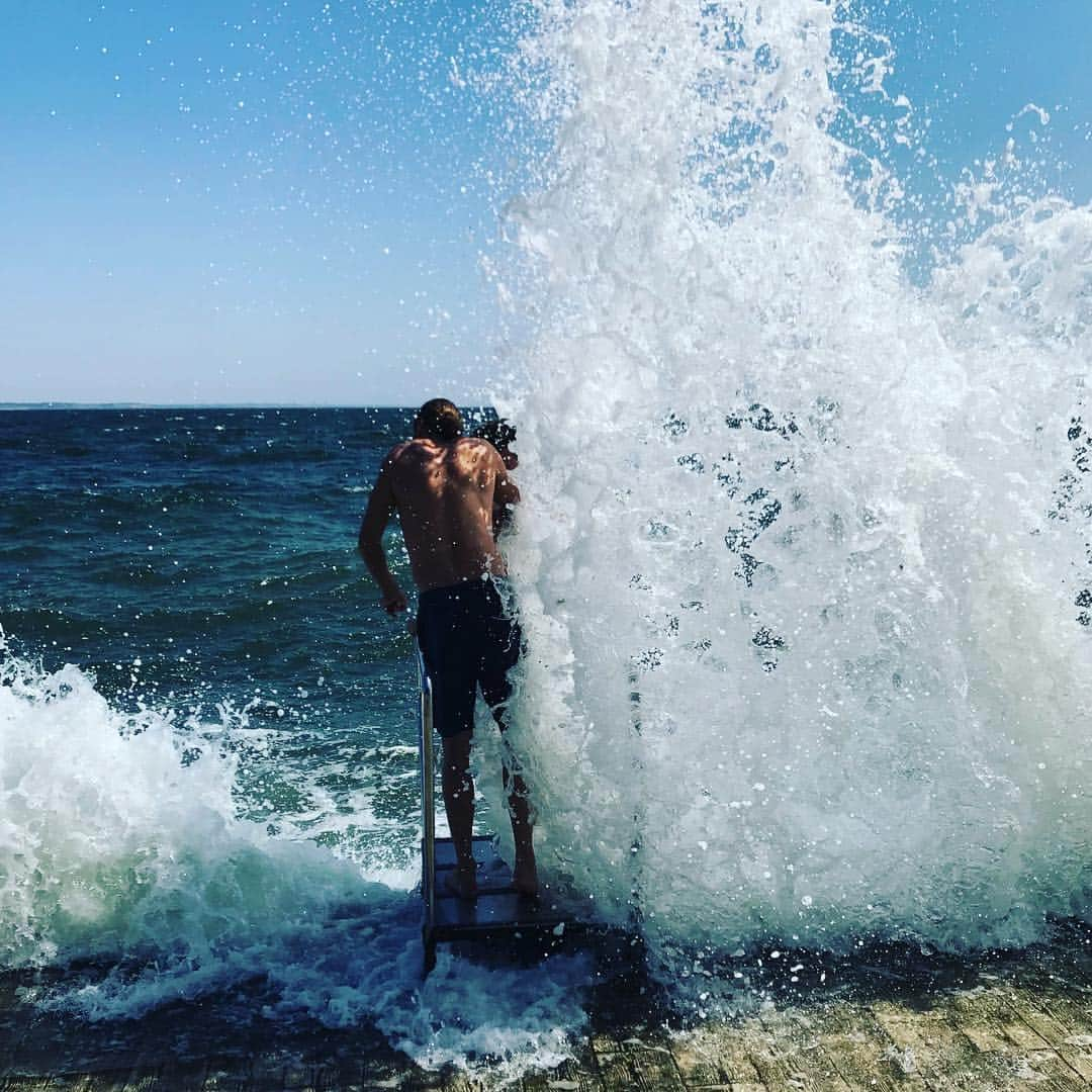 ヨナス・オルソンさんのインスタグラム写真 - (ヨナス・オルソンInstagram)「In the Soup🌊🌊🌊 #BlackSea #Odessa」8月1日 19時44分 - jonasolsson3