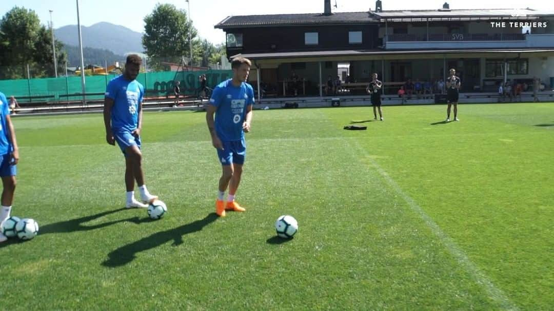 エリック・ドゥルムのインスタグラム：「Feels good to score a goal again 🙏🏻⚽️☺️ #htafc #37 #preseason #terriers」