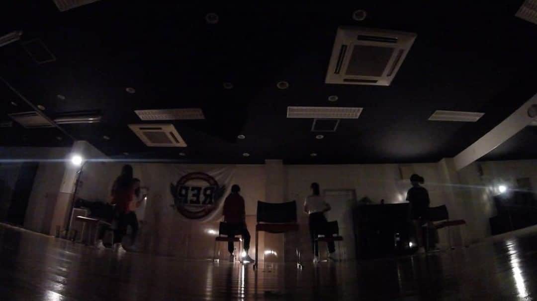 のインスタグラム：「Jazz Funk beginners class💫 ． K-POPやアメリカンアイドルが好きな年頃の中2女子ばかりだからこのクラスはあえて可愛い曲で可愛い振り付けをやっています♡ ． 皆いつもテンション高くて元気😂👌❤️ ． ． ． #dance #girls #sport #jazzhiphop #jazzdance #kylieminogue #training #getouttamyway #emotion #ダンススクール #ダンス #ダンススクール春日部 #春日部ダンス #春日部 #スポーツ女子 #女子力 #ガールズ #学生 #アスリート #ワークアウト #トレーニング」