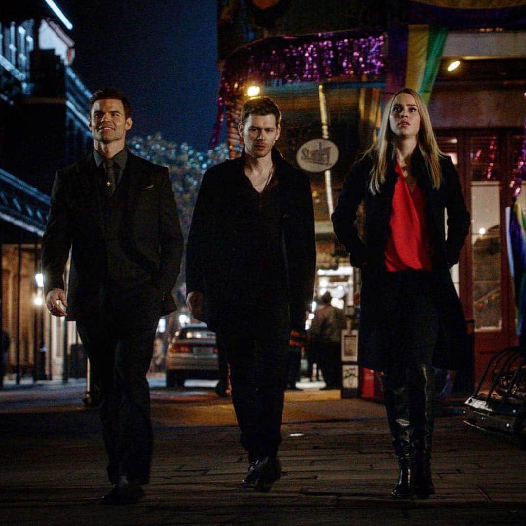 のインスタグラム：「I can’t believe it ends tonight. One of the best experiences of my life. Forever grateful, especially to the amazing fans who stuck with our family for all these years. 💕#theoriginals #alwaysandforever」