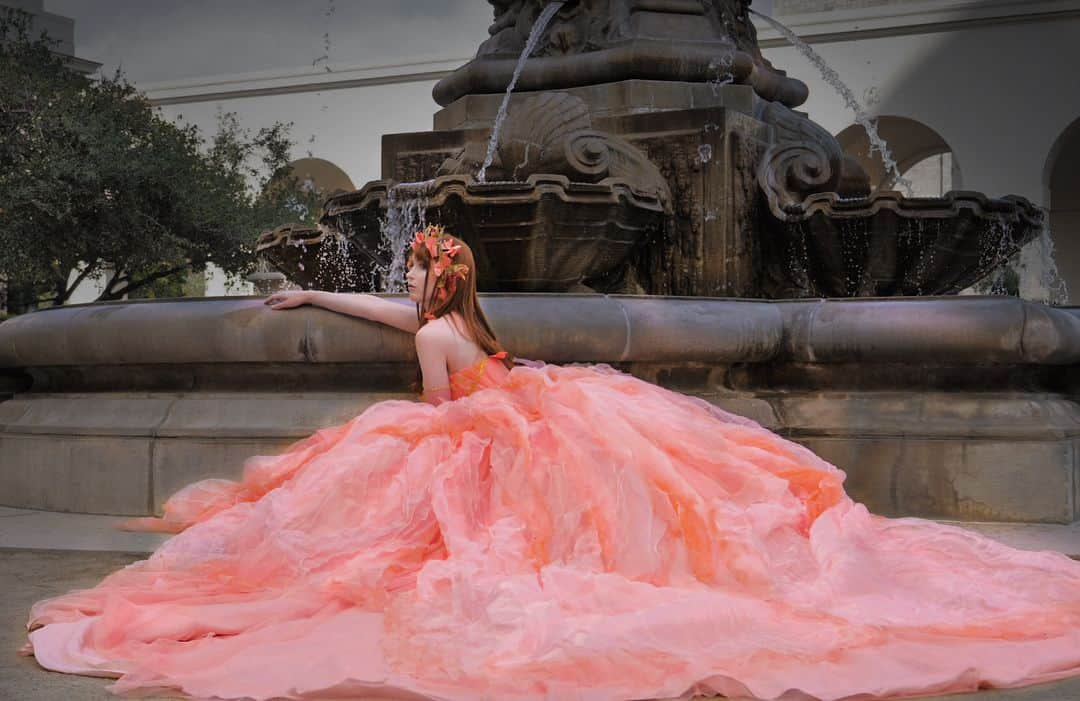 Rachel & Junのインスタグラム：「More Koi Fish princess!  Photographer - @junskitchen  Gown - @fireflypath Makeup - @dreronaynemakeup Assistants - @emackphoto  @creaturehabits @fae_lalune @otherworldly_creations」