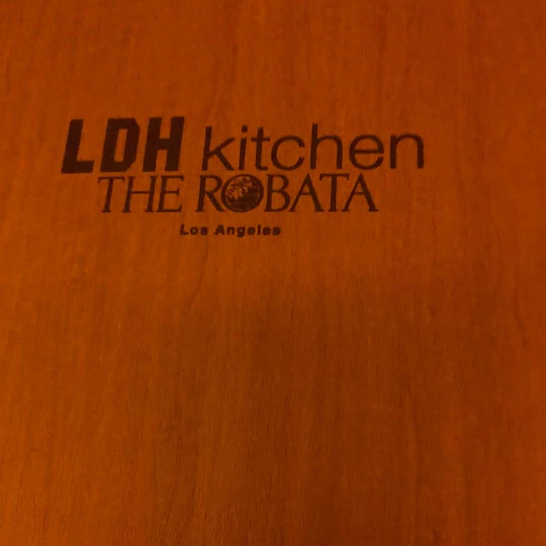 岩堀せりさんのインスタグラム写真 - (岩堀せりInstagram)「#LDHkitchentheROBATA  オープン日に行ったら激混みで盛り上がってました😍 ご飯もお酒も全部美味しかった💕」8月2日 16時49分 - iwahoriseri