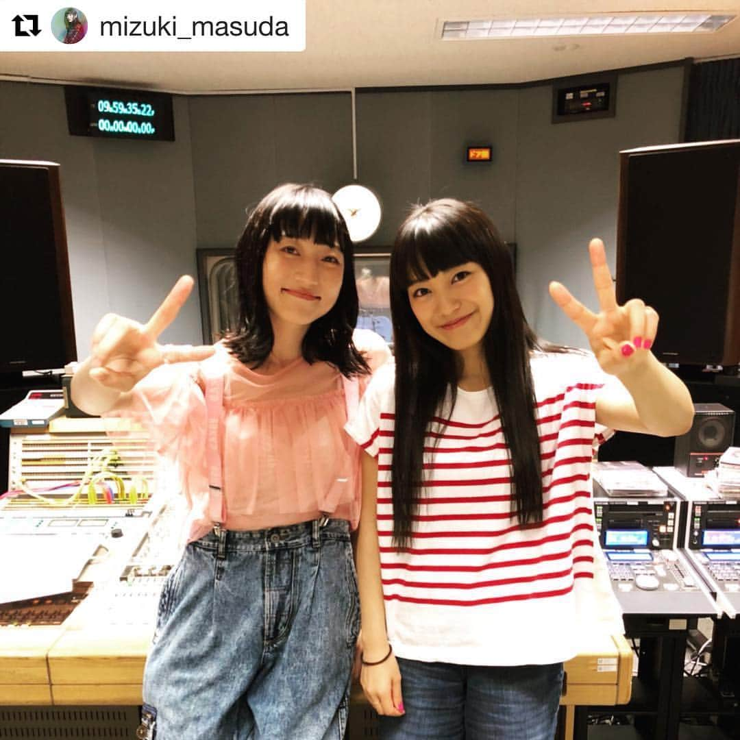 ねごとさんのインスタグラム写真 - (ねごとInstagram)「thankyou miwa‼️ #Repost @mizuki_masuda with @get_repost ・・・ 今夜放送 NHK FM『miwaのミューズノート』に ゲスト出演してます🙌 23:00〜23:50〜！！ 某テレビでmiwaちゃんと出演させていただきましたが、 今夜は仲直り編という感じに聴いていただけると 面白いかなと思います お互いの音楽についてはもちろん、 友達ソング特集ということで曲もセレクトさせてもらったので お時間あったらぜひ夜のお供にしてください〜  #miwa #ミューズノート#NHK #NHKFM #ねごと #negoto」8月2日 13時07分 - negoto_official