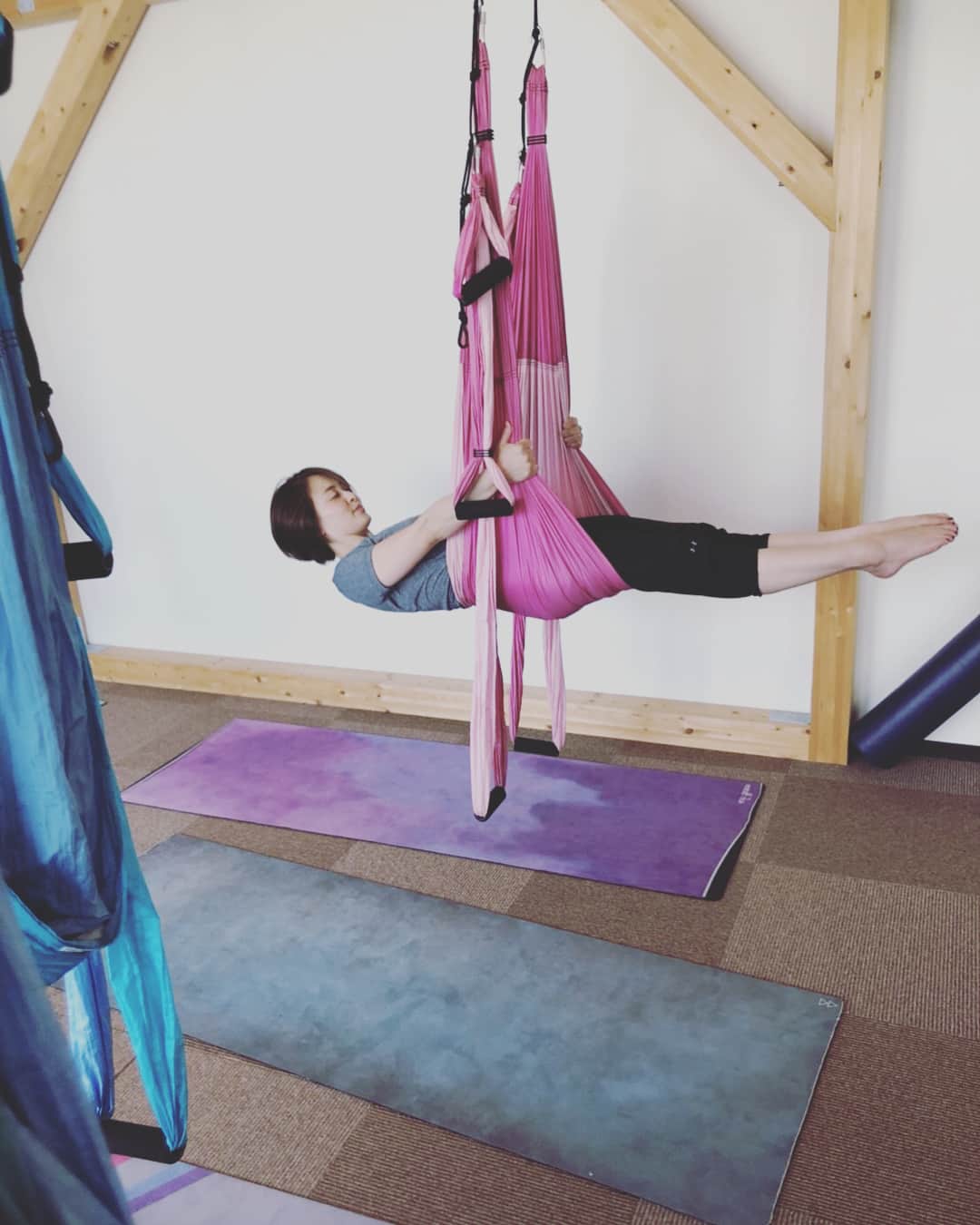 田中理恵さんのインスタグラム写真 - (田中理恵Instagram)「体がプルプル。 腹筋と足がすごく弱ってます。 何事も一から整えて行こう‼︎ #kinove #シルクサスペンション #体幹トレーニング #楽しみながら頑張りましょう」7月9日 16時43分 - riiiiiie611