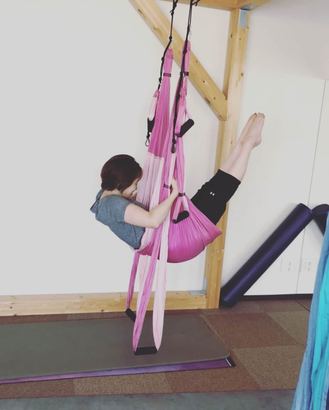 田中理恵さんのインスタグラム写真 - (田中理恵Instagram)「体がプルプル。 腹筋と足がすごく弱ってます。 何事も一から整えて行こう‼︎ #kinove #シルクサスペンション #体幹トレーニング #楽しみながら頑張りましょう」7月9日 16時43分 - riiiiiie611