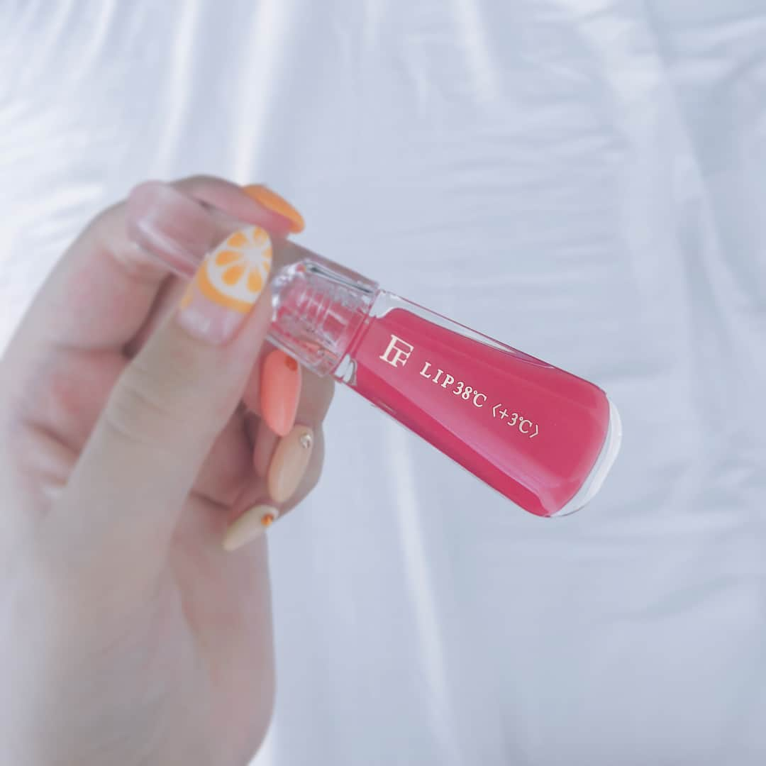 かすさんのインスタグラム写真 - (かすInstagram)「夏になってから毎日使ってるコスメ！   フローフシのLIP38°だよ〜 私は+3°がお気に入り👼🏻  血色良くしたい子は+3°がいいかも！  UVケアにも使えるらしいから愛用してる🤟  #LIP38° #FLOWFUSHI #UVケア #pubilcrelations #リップトリートメント #pr 」7月9日 19時03分 - kasuu_kasu