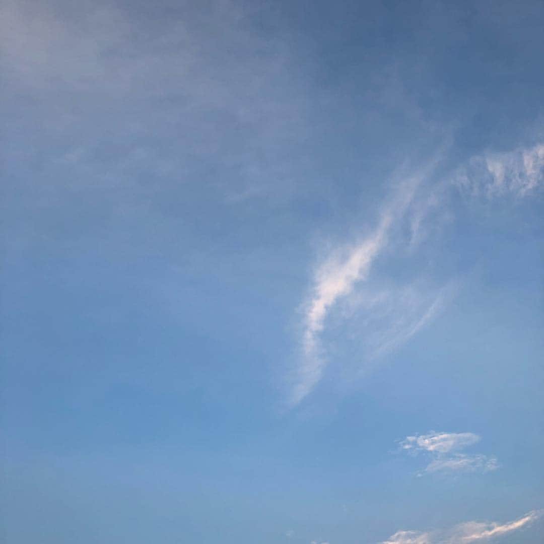 小野彩香さんのインスタグラム写真 - (小野彩香Instagram)「九州北部地方は、今日梅雨明けの発表がありました。福岡は久々にすっきりと晴れました。  明日からはしばらく晴れる日が続くということなので、平成30年7月豪雨で被災した地域の復旧、復興が少しでも早く進むことを願っています。  雨が止んでも、引き続き土砂災害と、これからは熱中症にも、お互い気をつけましょう。」7月9日 20時47分 - onoayaka_official