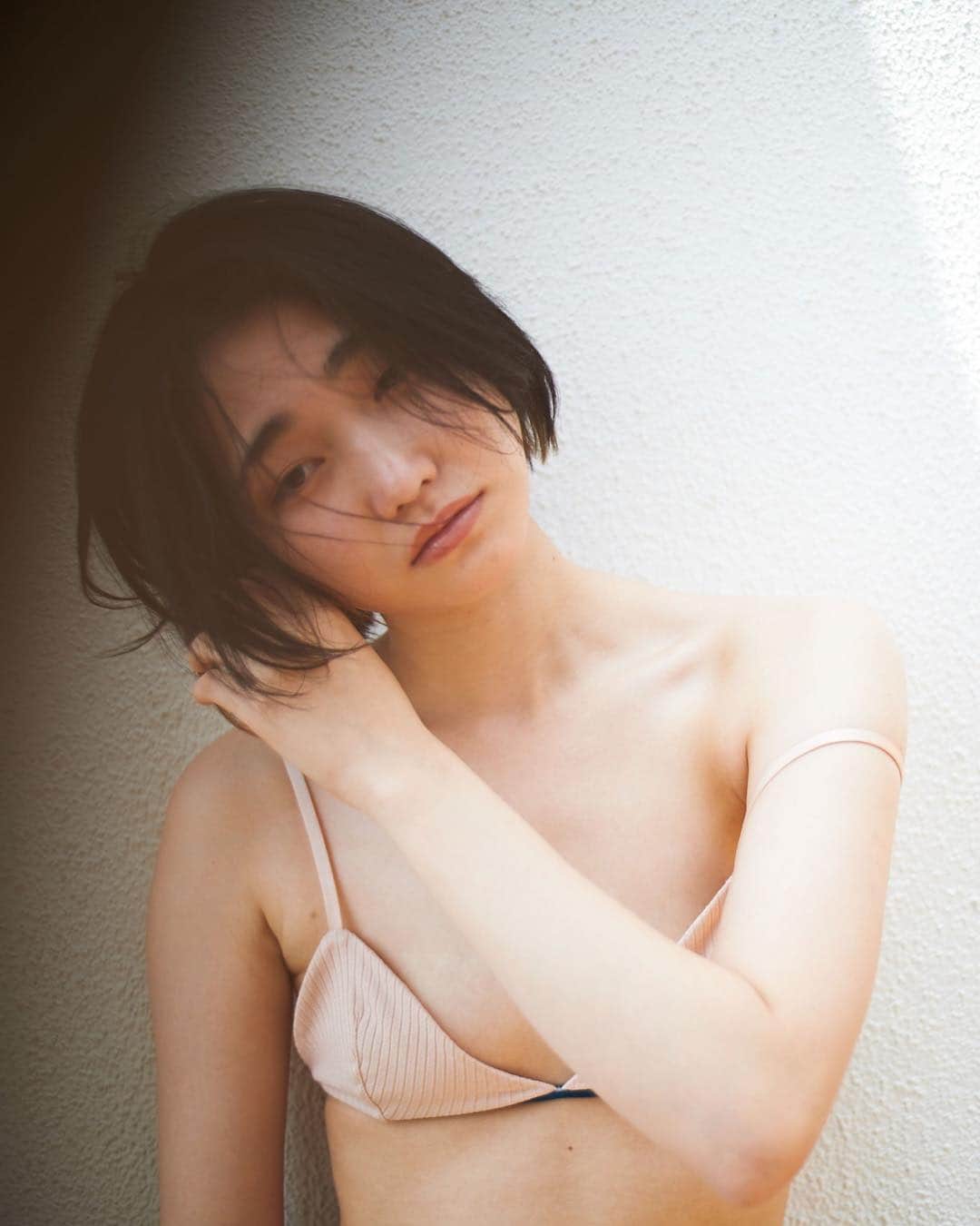 花盛友里のインスタグラム：「🌷🌹🌷🌹👙 . . . @ravijour_official  @ravi.me  #花盛コラボ下着 7/26より発売開始♡」
