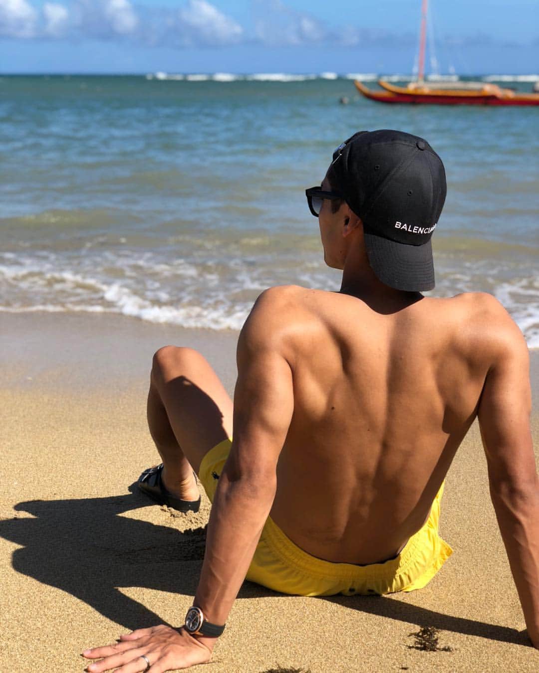 武藤嘉紀のインスタグラム：「My holiday started 🏝🏄‍♂️🎣」
