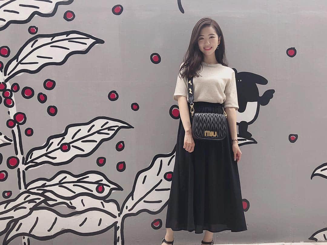 濵松里緒菜のインスタグラム：「* * * DOMO CAFEの外にある壁😊 * *」